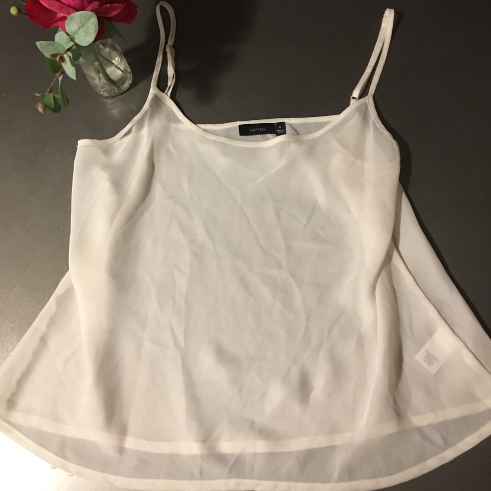 Apt 9 Top